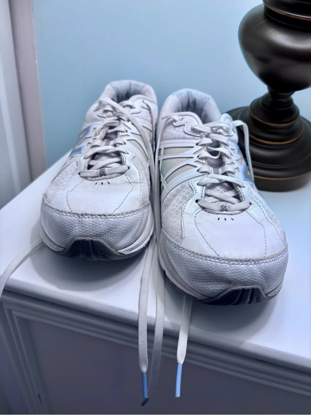 New Balance white 3 Arch Advantage sneakers